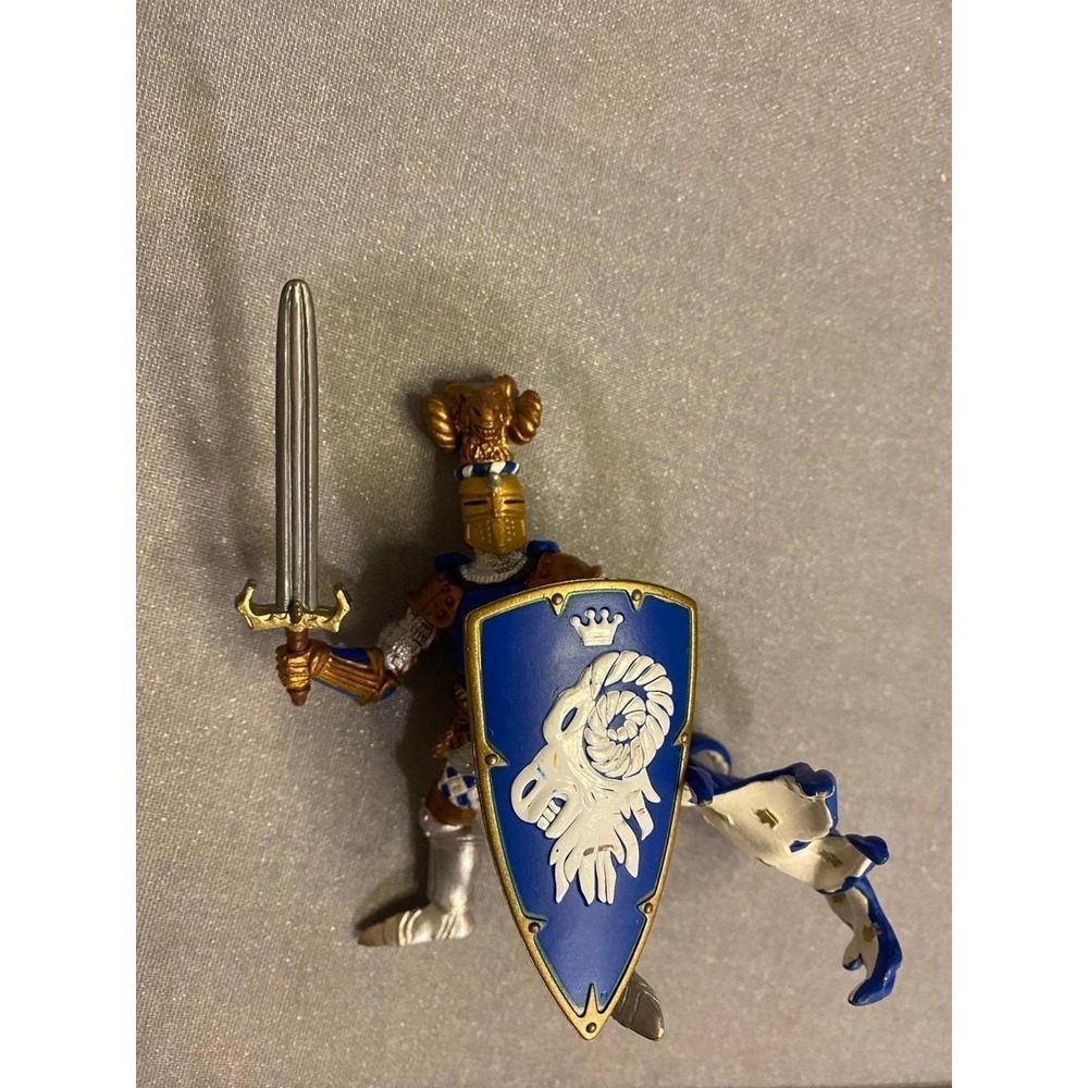 Papo Medieval Knights Action Figure Ram Head Papo Sword Crest Shield 2007 SKU30